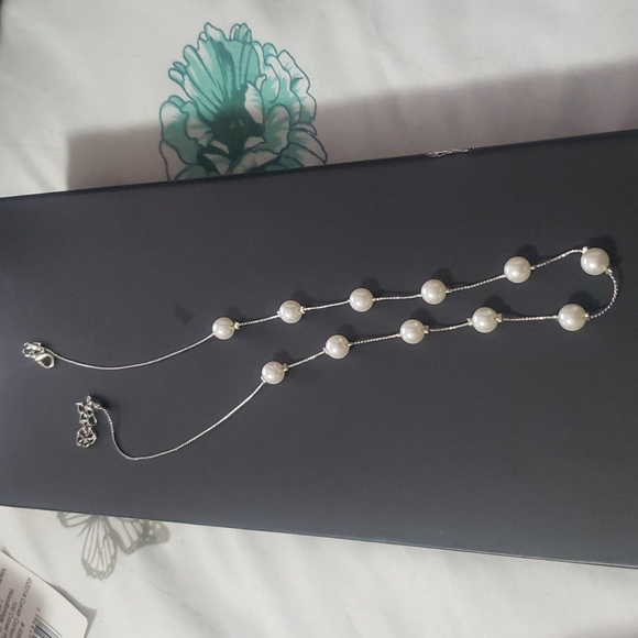 Vintage Pearl Necklace - Picture 4 of 10